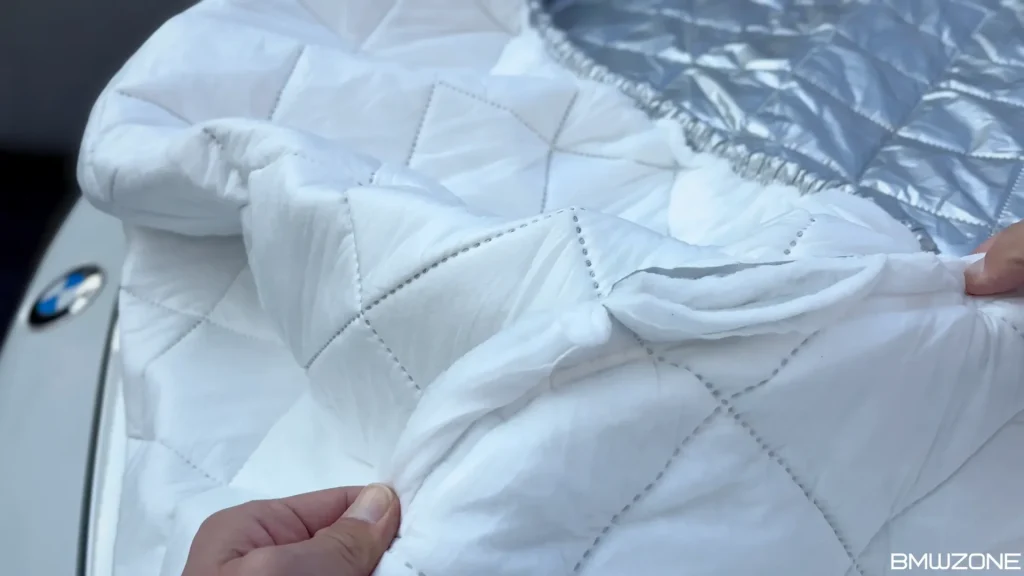 愛車を雪や雹（ひょう）の衝撃から守り、ボディに傷をつけないASTAハイルガードボディカバーの柔らかな極厚裏起毛素材